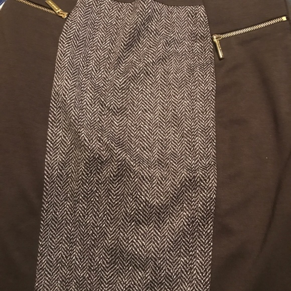 Mkors skirt - Picture 3 of 3